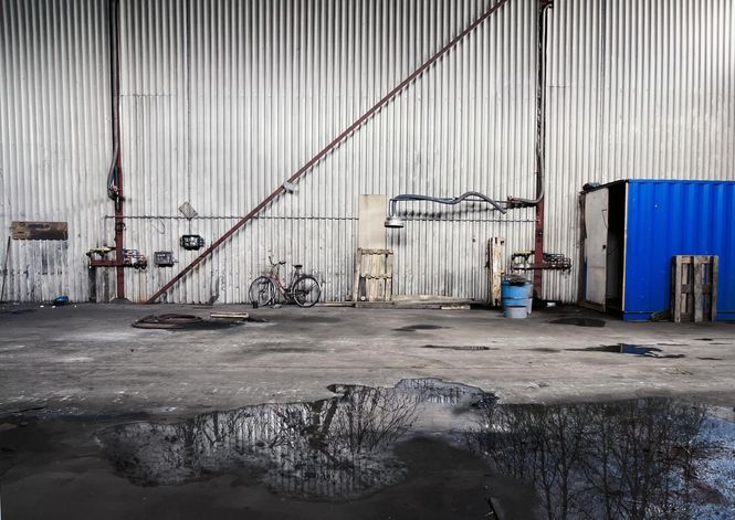 Hovedbilde The spill on the floor 1/15