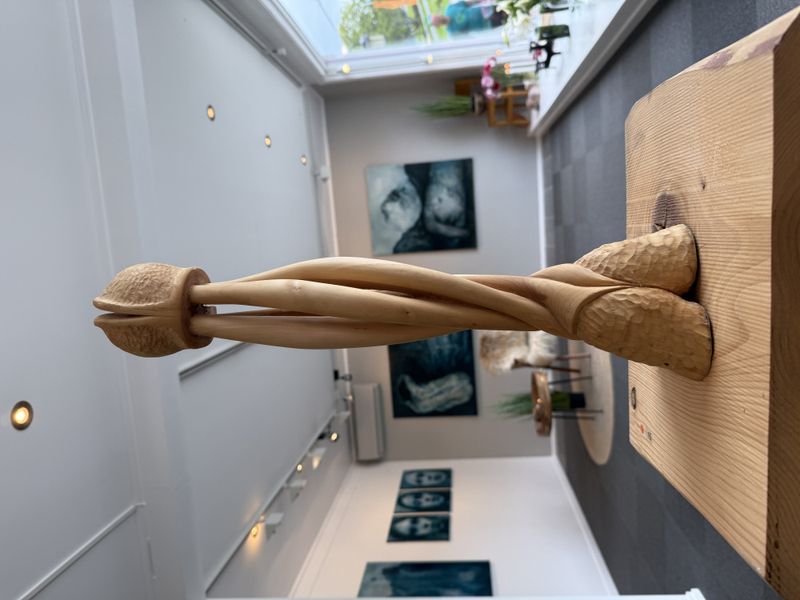 Dragen jager, treskulptur